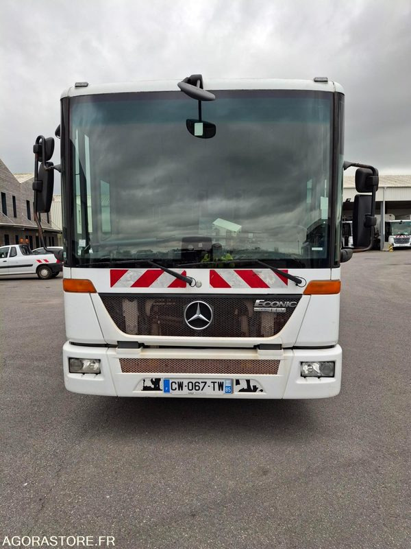 BOM Mercedes Econic 292045 kms 2013 - CW-067-TW - Benne à ordures ménagères: photos 2 BOM Mercedes Econic 292045 kms 2013 - CW-067-TW - Benne à ordures ménagères: photos 2