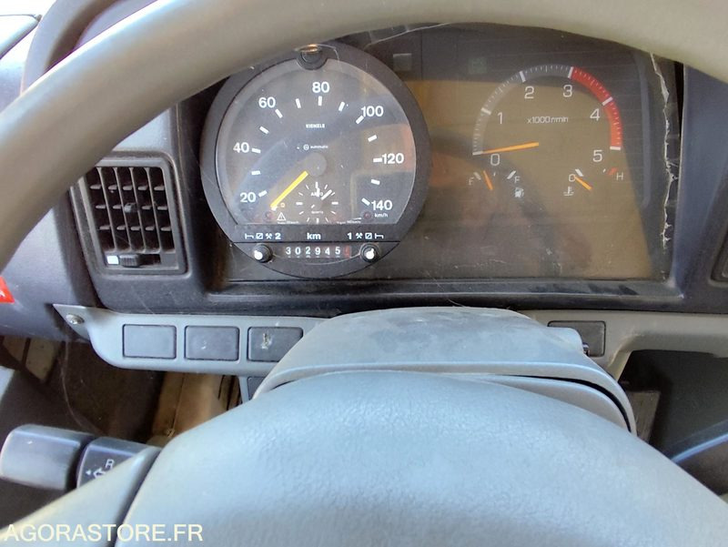 BUS TEMSA SAMBA 302945 kms 2002 EURO 2 - Bus scolaire: photos 5 BUS TEMSA SAMBA 302945 kms 2002 EURO 2 - Bus scolaire: photos 5