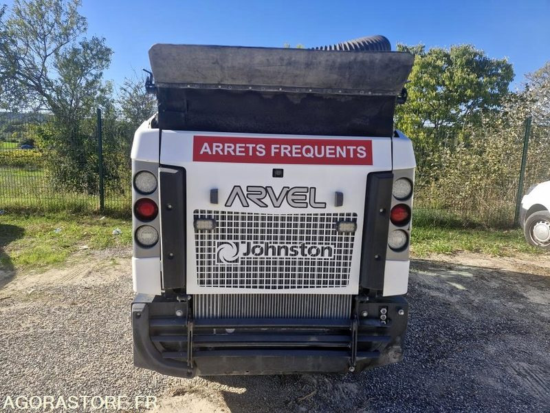 Balayeuse SCHMIDT 2242 heures 2017 - Balayeuse de voirie: photos 3 Balayeuse SCHMIDT 2242 heures 2017 - Balayeuse de voirie: photos 3