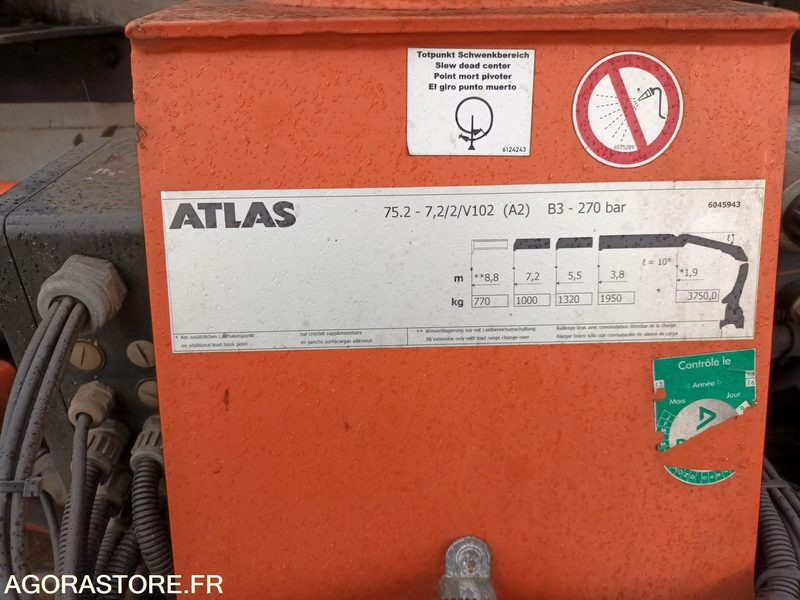 Benne sur Berce avec Grue intégrée - Matériel de chantier: photos 5 Benne sur Berce avec Grue intégrée - Matériel de chantier: photos 5