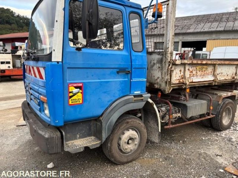 CAMION BENNE (TRI-BENNE) RENAULT S120 MIDLINER 1991 221000 KM - Camion benne: photos 2 CAMION BENNE (TRI-BENNE) RENAULT S120 MIDLINER 1991 221000 KM - Camion benne: photos 2