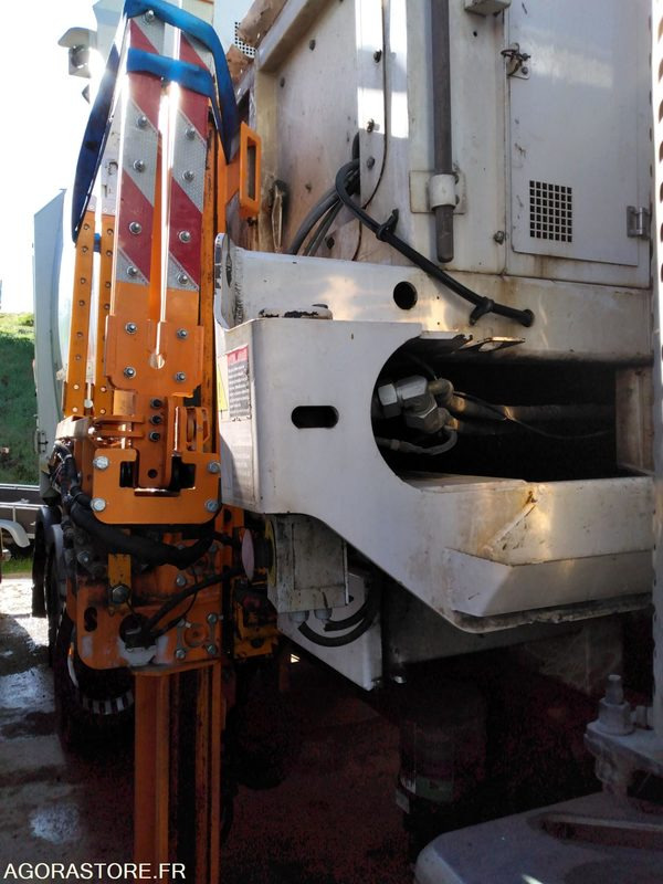 CAMION - BOM - RENAULT - C380 - 178 659KM - Benne à ordures ménagères: photos 4 CAMION - BOM - RENAULT - C380 - 178 659KM - Benne à ordures ménagères: photos 4