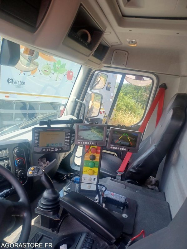 CAMION - BOM - RENAULT - D26 WIDE - 175 588KM - Benne à ordures ménagères: photos 4 CAMION - BOM - RENAULT - D26 WIDE - 175 588KM - Benne à ordures ménagères: photos 4