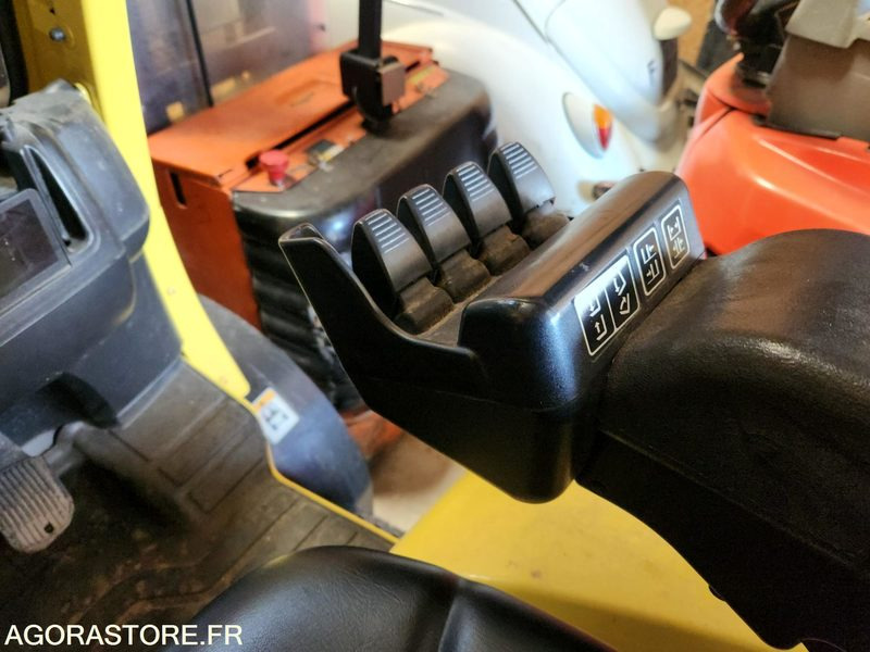 CHARIOT ELEVATEUR DIESEL 3T5 HYSTER H3.5FT - 2007 - 1033 heures - Chariot élévateur diesel: photos 4 CHARIOT ELEVATEUR DIESEL 3T5 HYSTER H3.5FT - 2007 - 1033 heures - Chariot élévateur diesel: photos 4