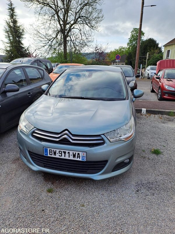CITROEN C4 GRISE - Voiture: photos 1 CITROEN C4 GRISE - Voiture: photos 1