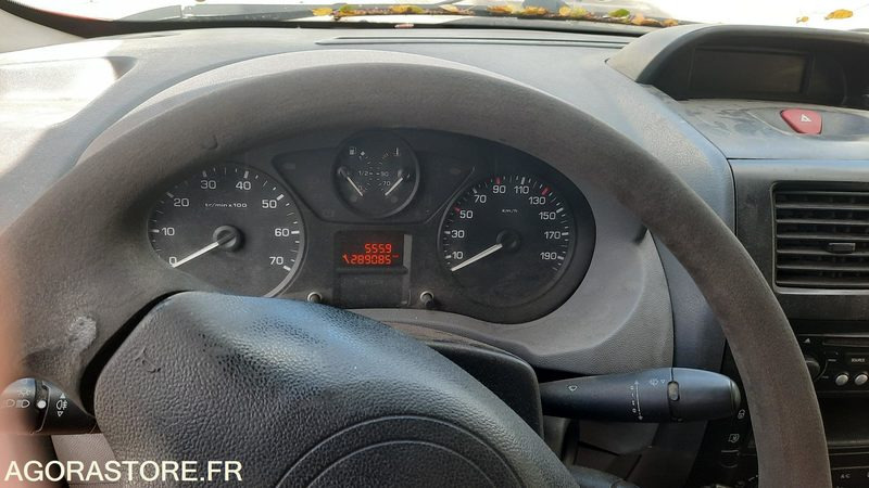 CITROEN JUMPY AE 664 EH (289085 km) - Fourgon utilitaire: photos 3 CITROEN JUMPY AE 664 EH (289085 km) - Fourgon utilitaire: photos 3