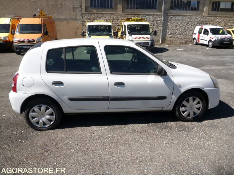 CLIO 2 ESSENCE - Voiture: photos 4 CLIO 2 ESSENCE - Voiture: photos 4