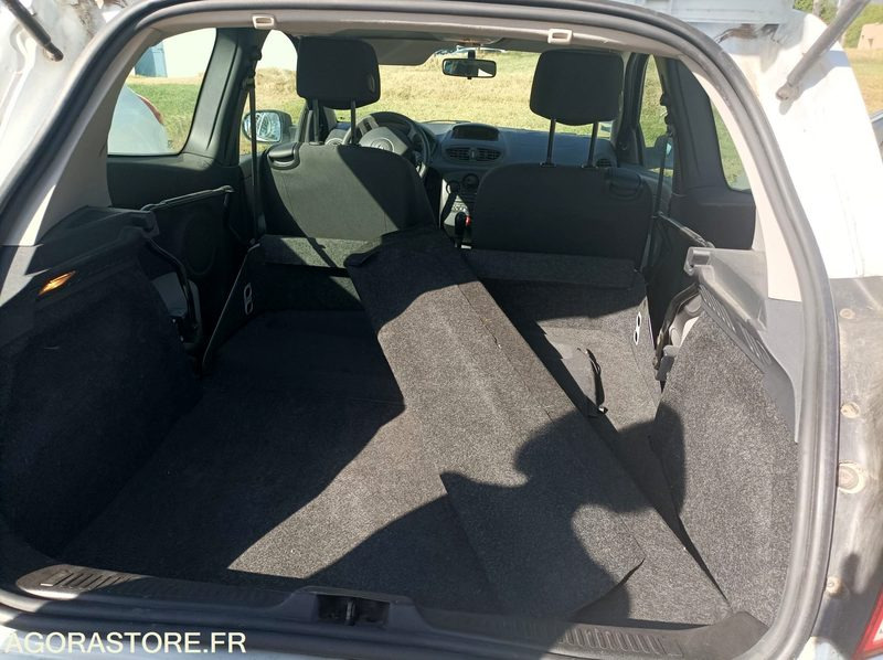 CLIO III 2010 2 places - Voiture: photos 4 CLIO III 2010 2 places - Voiture: photos 4