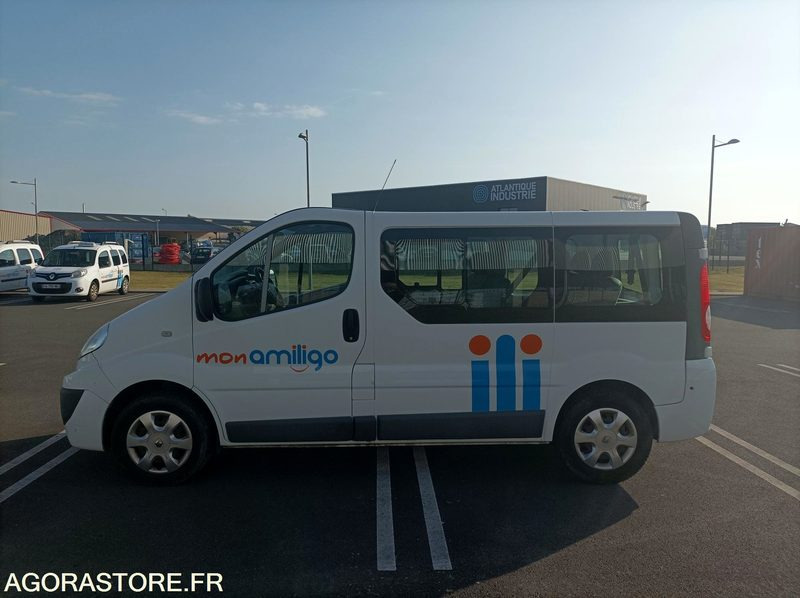 CP-910-CW - Roulant - RENAULT TRAFIC - VP - 9 Places - 308 000 Kms - Minibus, Transport de personnes: photos 2 CP-910-CW - Roulant - RENAULT TRAFIC - VP - 9 Places - 308 000 Kms - Minibus, Transport de personnes: photos 2