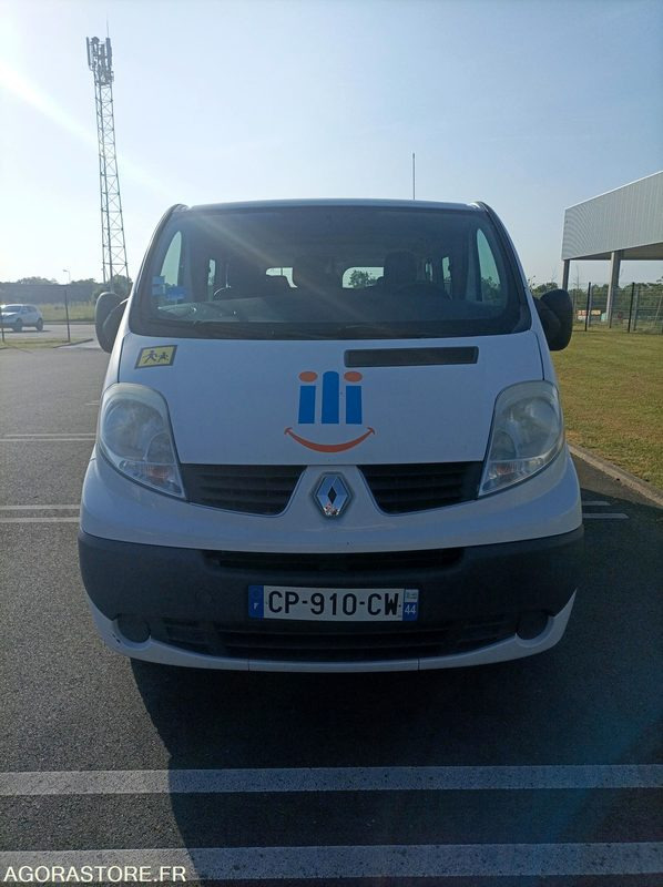 CP-910-CW - Roulant - RENAULT TRAFIC - VP - 9 Places - 308 000 Kms - Minibus, Transport de personnes: photos 3 CP-910-CW - Roulant - RENAULT TRAFIC - VP - 9 Places - 308 000 Kms - Minibus, Transport de personnes: photos 3