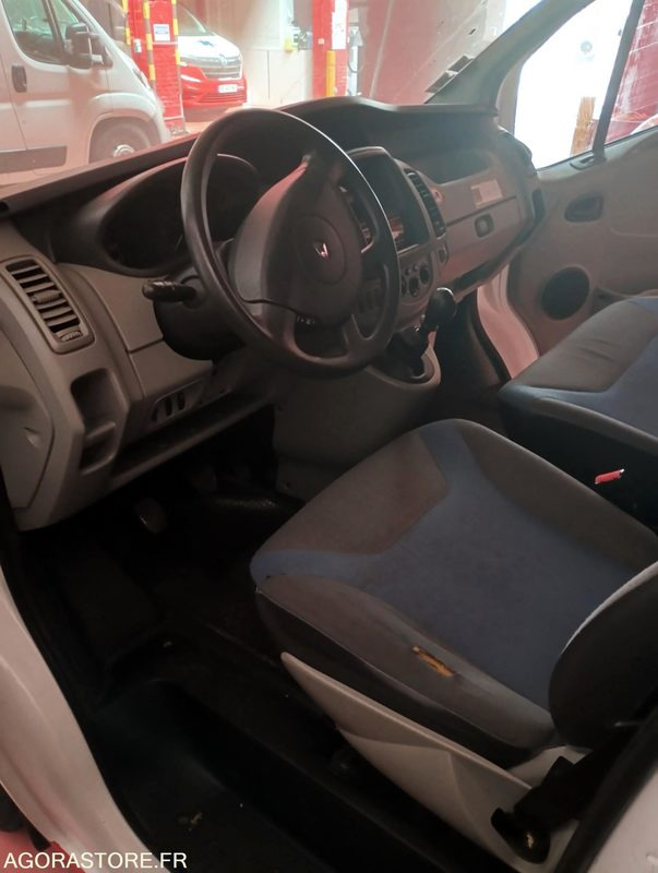 Ambulance CR-813-RB - Non Roulant - Renault TRAFIC - VASP - 296 012 Kms: photos 6