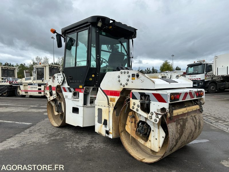 CYLINDRE TANDEM DYNAPAC CC224 HF - 2013 / 7133H (M79670) - Compacteur: photos 4 CYLINDRE TANDEM DYNAPAC CC224 HF - 2013 / 7133H (M79670) - Compacteur: photos 4