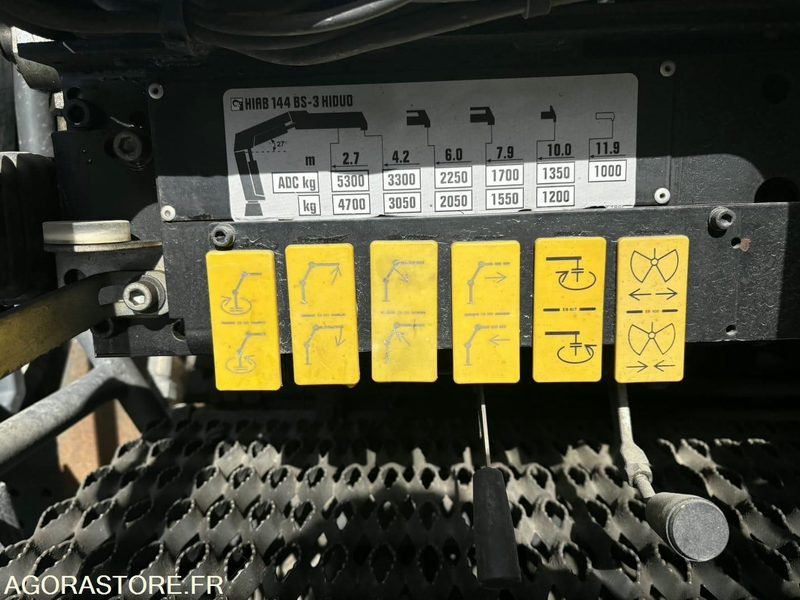 CAMION 6X4 TRI-BENNE +GRUE MERCEDES AROCS 2640 2014 190 000 KM - Camion: photos 4 CAMION 6X4 TRI-BENNE +GRUE MERCEDES AROCS 2640 2014 190 000 KM - Camion: photos 4