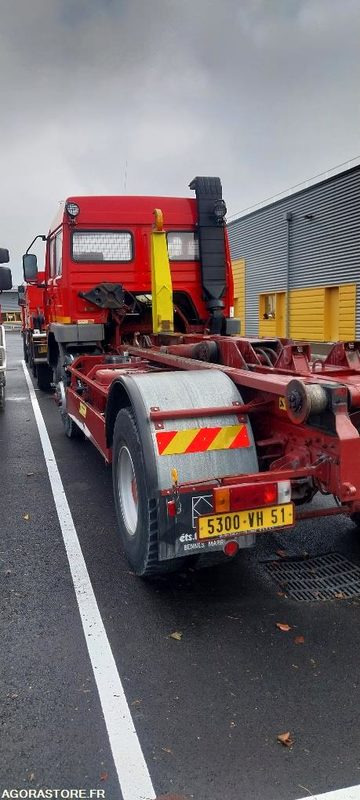 CAMION PORTE CELLULE - Camion: photos 3 CAMION PORTE CELLULE - Camion: photos 3