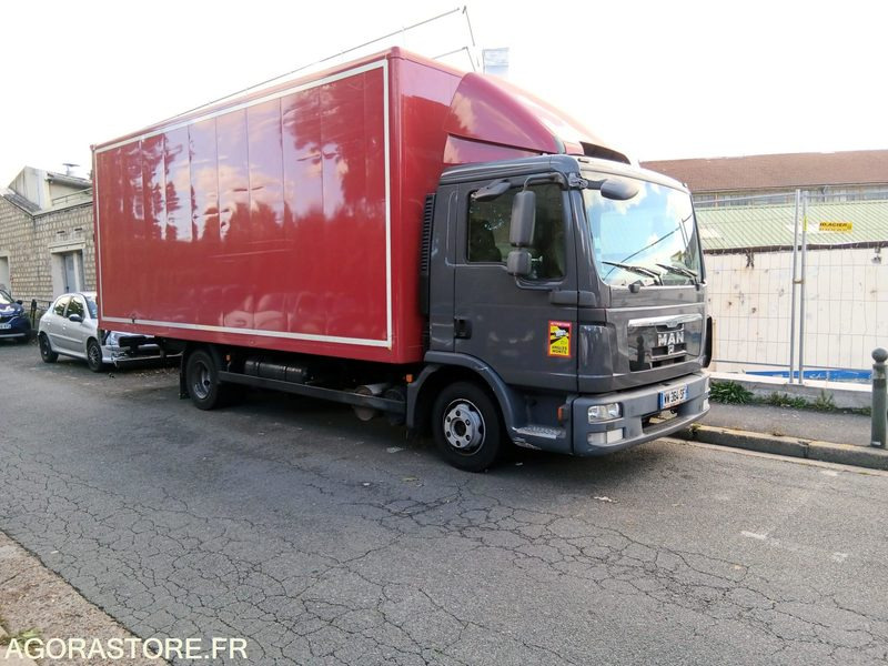 MAN TGL 7.150 ANNEE 2011- 7.5T - 385 000 KMS - Camion: photos 1 MAN TGL 7.150 ANNEE 2011- 7.5T - 385 000 KMS - Camion: photos 1