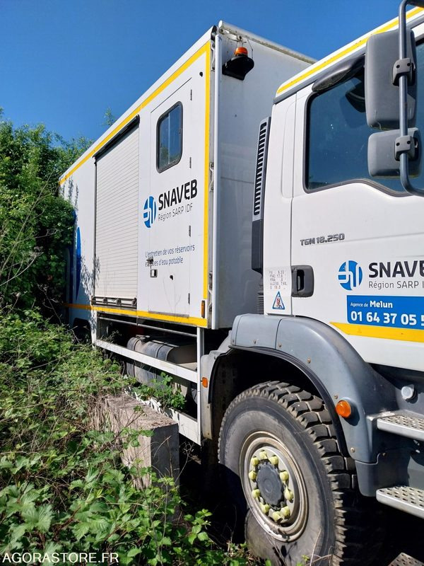 MAN TGM 4X4 18.250 Fourgon GIMAEX VASP 2011 212000Km ROULANT PRO UNIQUEMENT - Camion: photos 2 MAN TGM 4X4 18.250 Fourgon GIMAEX VASP 2011 212000Km ROULANT PRO UNIQUEMENT - Camion: photos 2