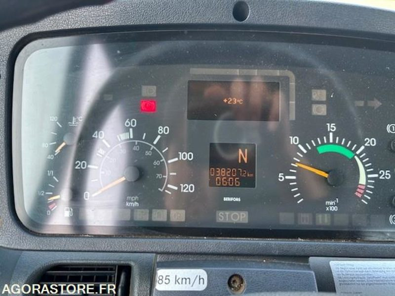 Camion MERCEDES UNIMOG U300C VERSION COMMUNALE 2003 38210 KM + EPAREUSE CMV 450GP: photos 9