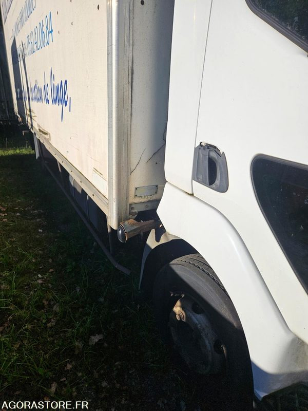 PL-RENAULT MIDLUM- 407653Km-2005 8517SC65 - Camion: photos 2 PL-RENAULT MIDLUM- 407653Km-2005 8517SC65 - Camion: photos 2