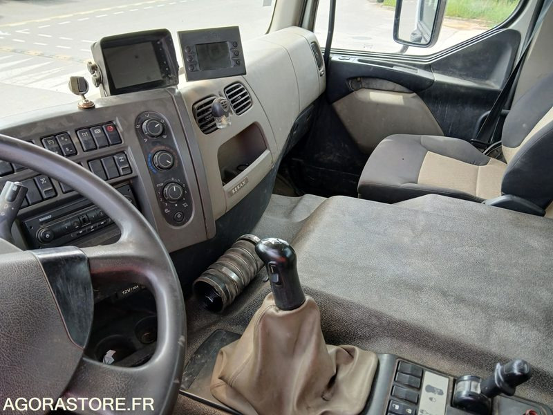 PORTEUR REMORQUEUR 26T BIBENNE - 2009 - 396 795 KM - Camion: photos 3 PORTEUR REMORQUEUR 26T BIBENNE - 2009 - 396 795 KM - Camion: photos 3