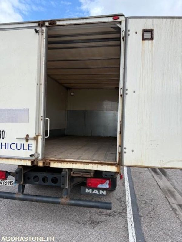 PORTEUR ROUTIER - MAN TGM 250 - Ex Véhicule Ecole - Parc 3804 - Camion: photos 4 PORTEUR ROUTIER - MAN TGM 250 - Ex Véhicule Ecole - Parc 3804 - Camion: photos 4