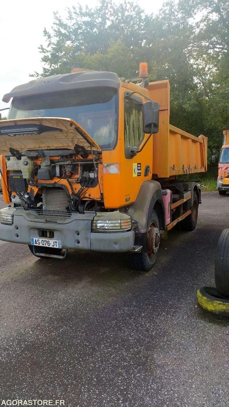 RENAULT 220 DCI - 2005 - 125012kms - Camion: photos 1 RENAULT 220 DCI - 2005 - 125012kms - Camion: photos 1