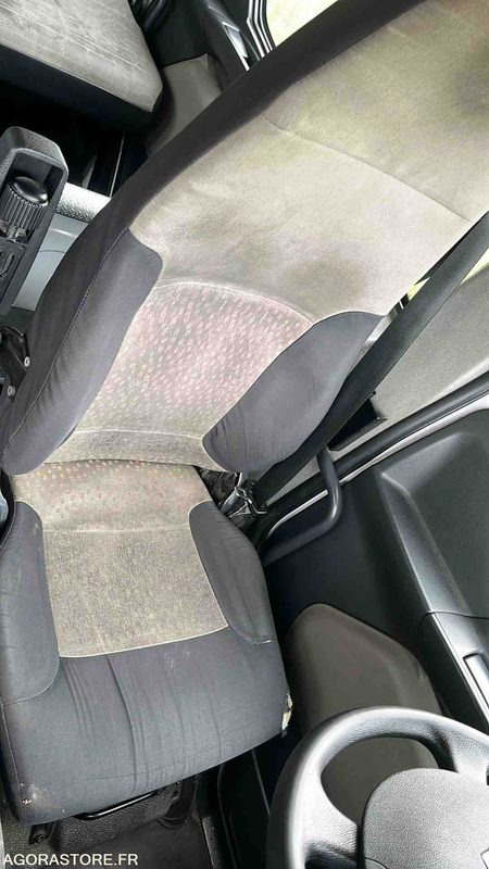 Camion RENAULT 270 DXI - 2010 - 335258kms: photos 8 Camion RENAULT 270 DXI - 2010 - 335258kms: photos 8