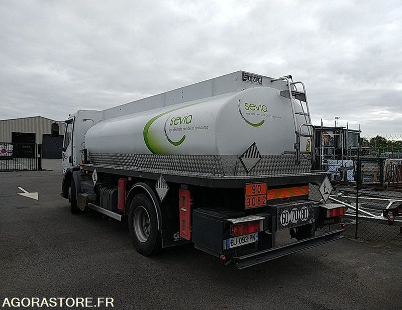 RENAULT Premium 19 t citerne ADR - 2004- 499307km - BJ093PK - export only - Camion: photos 4 RENAULT Premium 19 t citerne ADR - 2004- 499307km - BJ093PK - export only - Camion: photos 4