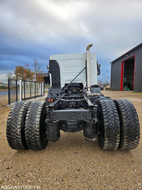 Renault D-19 280 EMPATTEMENT 3M50 - Camion: photos 5 Renault D-19 280 EMPATTEMENT 3M50 - Camion: photos 5