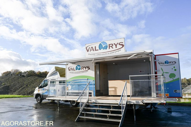 VEHICULE EVENEMENTIEL - CAMION PODIUM IVECO DAILY 6000 kms 2018 - Camion: photos 3 VEHICULE EVENEMENTIEL - CAMION PODIUM IVECO DAILY 6000 kms 2018 - Camion: photos 3