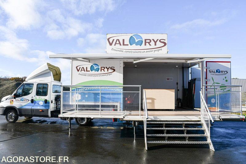 VEHICULE EVENEMENTIEL - CAMION PODIUM IVECO DAILY 6000 kms 2018 - Camion: photos 1 VEHICULE EVENEMENTIEL - CAMION PODIUM IVECO DAILY 6000 kms 2018 - Camion: photos 1