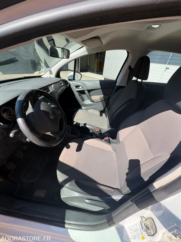 Citroën C3 - 2014 - 153 200 km - DH862AF - Voiture: photos 3 Citroën C3 - 2014 - 153 200 km - DH862AF - Voiture: photos 3