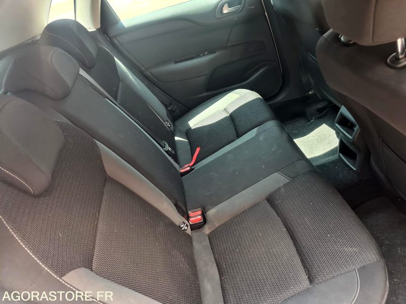 Citroën C4 EV-500-GR - véhicule non roulant - Voiture: photos 4 Citroën C4 EV-500-GR - véhicule non roulant - Voiture: photos 4