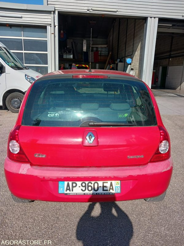 Clio 2010 - 99 363 km - Voiture: photos 3 Clio 2010 - 99 363 km - Voiture: photos 3