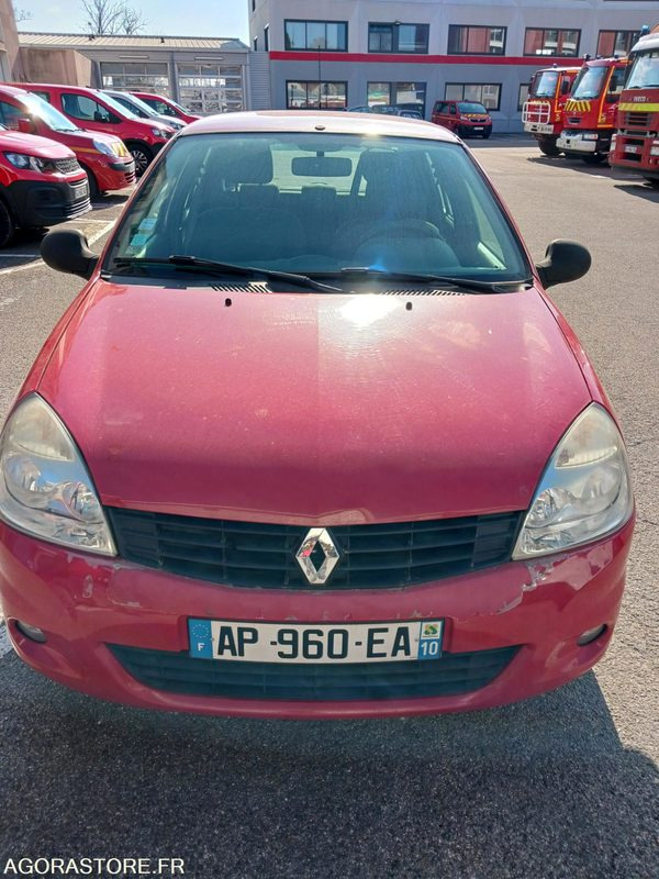 Clio 2010 - 99 363 km - Voiture: photos 2 Clio 2010 - 99 363 km - Voiture: photos 2