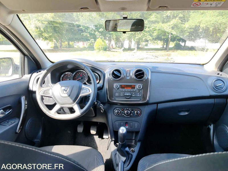 DACIA SANDERO - 45500km - année 2020 - Voiture: photos 3 DACIA SANDERO - 45500km - année 2020 - Voiture: photos 3