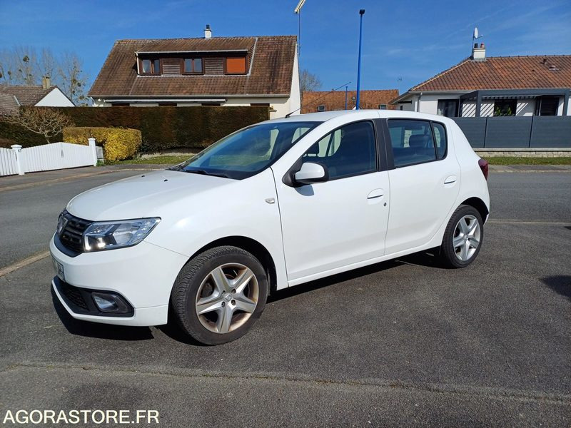 DACIA SANDERO EW-951-JH - 2018 - 179 000 km - Voiture: photos 3 DACIA SANDERO EW-951-JH - 2018 - 179 000 km - Voiture: photos 3