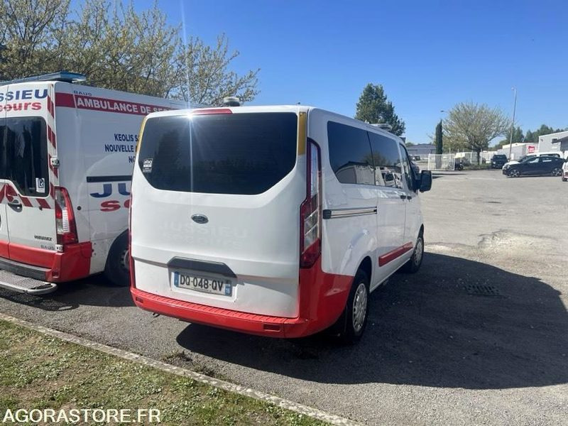 DQ-048-QV - Non Roulant - Pour pièces - FORD CUSTOM - VASP - 361 398 Kms - Ambulance: photos 4 DQ-048-QV - Non Roulant - Pour pièces - FORD CUSTOM - VASP - 361 398 Kms - Ambulance: photos 4