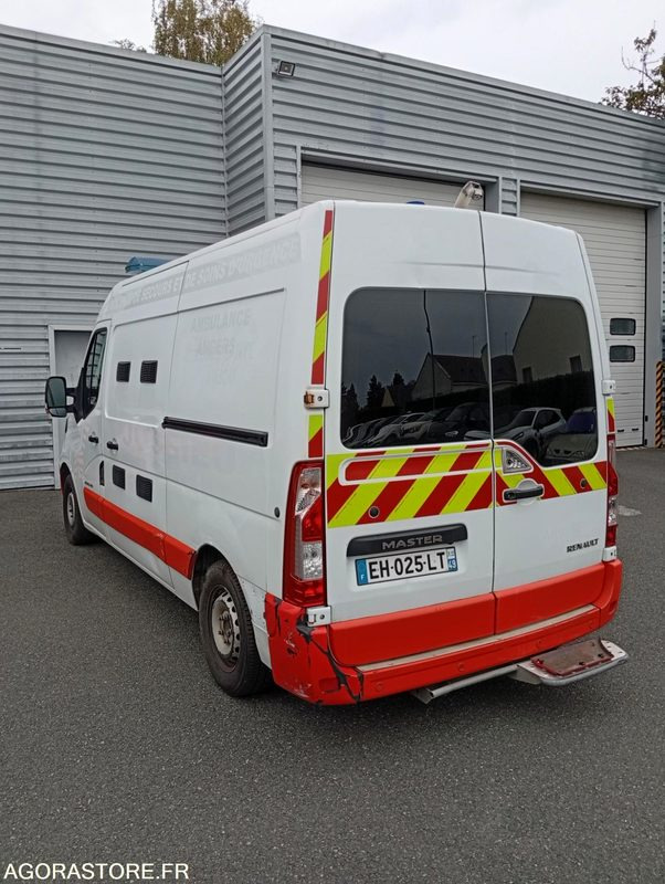 EH-025-LT - Roulant - RENAULT MASTER - VASP - 363 000 Kms - Ambulance: photos 4 EH-025-LT - Roulant - RENAULT MASTER - VASP - 363 000 Kms - Ambulance: photos 4