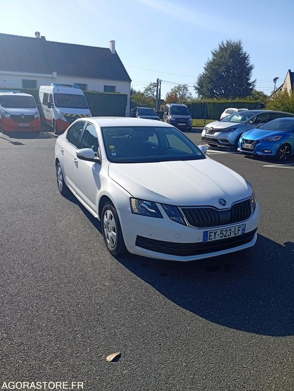 EY-523-LF - Roulant - SKODA OCTAVIA - VP - 384 000 Kms - Voiture: photos 2 EY-523-LF - Roulant - SKODA OCTAVIA - VP - 384 000 Kms - Voiture: photos 2