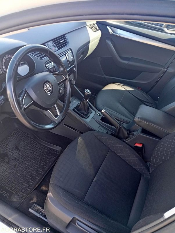 EY-523-LF - Roulant - SKODA OCTAVIA - VP - 384 000 Kms - Voiture: photos 5 EY-523-LF - Roulant - SKODA OCTAVIA - VP - 384 000 Kms - Voiture: photos 5