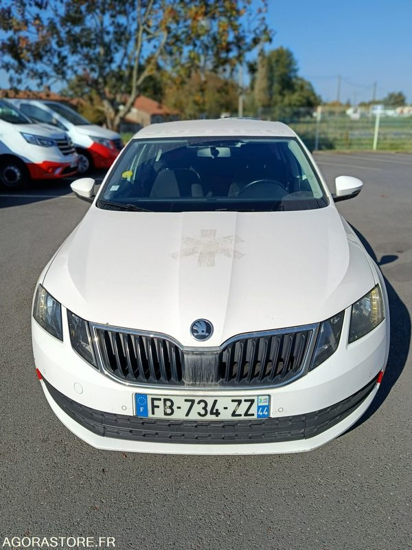 FB-734-ZZ - Non Roulant - SKODA OCTAVIA - VP - 285 055 Kms - Voiture: photos 3 FB-734-ZZ - Non Roulant - SKODA OCTAVIA - VP - 285 055 Kms - Voiture: photos 3
