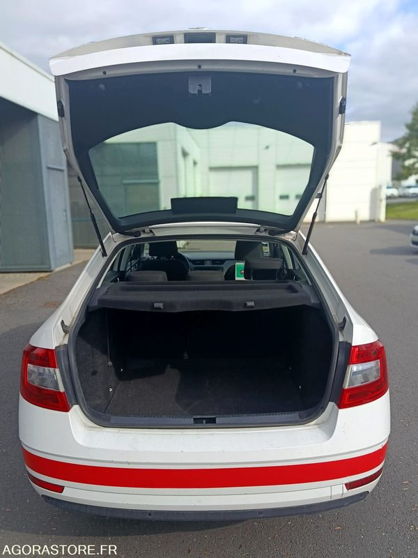 FB-734-ZZ - Non Roulant - SKODA OCTAVIA - VP - 285 055 Kms - Voiture: photos 5 FB-734-ZZ - Non Roulant - SKODA OCTAVIA - VP - 285 055 Kms - Voiture: photos 5