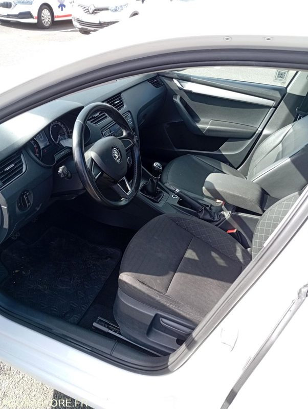 FG-690-CN - Roulant - SKODA OCTAVIA - VP - 401 800 Kms - Voiture: photos 4 FG-690-CN - Roulant - SKODA OCTAVIA - VP - 401 800 Kms - Voiture: photos 4