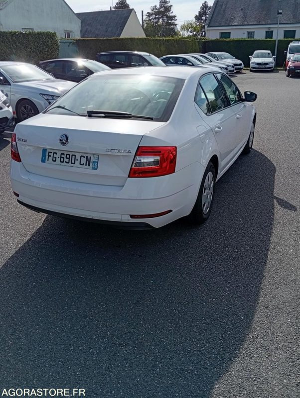FG-690-CN - Roulant - SKODA OCTAVIA - VP - 401 800 Kms - Voiture: photos 3 FG-690-CN - Roulant - SKODA OCTAVIA - VP - 401 800 Kms - Voiture: photos 3