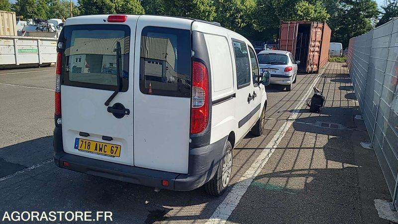 FIAT DOBLO CARGO - 2007 - 98427KM - 718 AWC 67 - Fourgonnette: photos 3 FIAT DOBLO CARGO - 2007 - 98427KM - 718 AWC 67 - Fourgonnette: photos 3