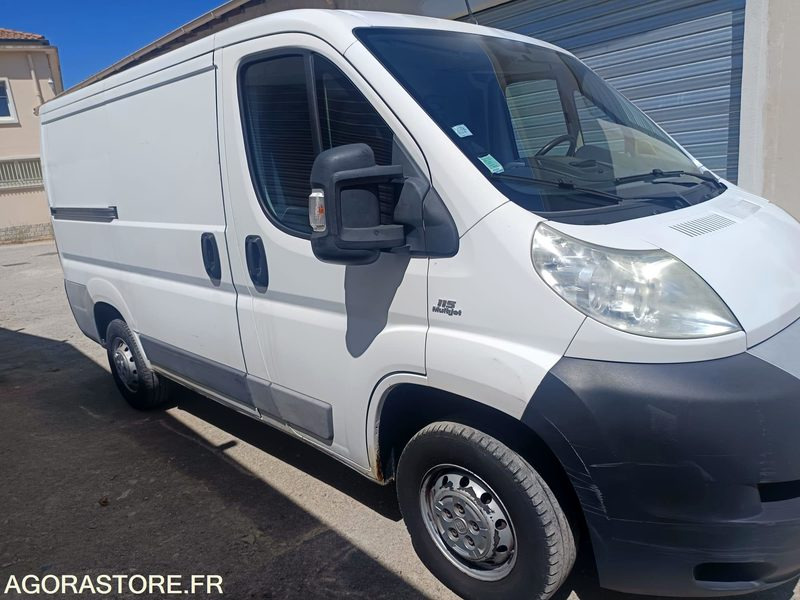 FIAT DUCATO 2.0 115CV - 2012 - 232100KMS - Fourgon utilitaire: photos 4 FIAT DUCATO 2.0 115CV - 2012 - 232100KMS - Fourgon utilitaire: photos 4