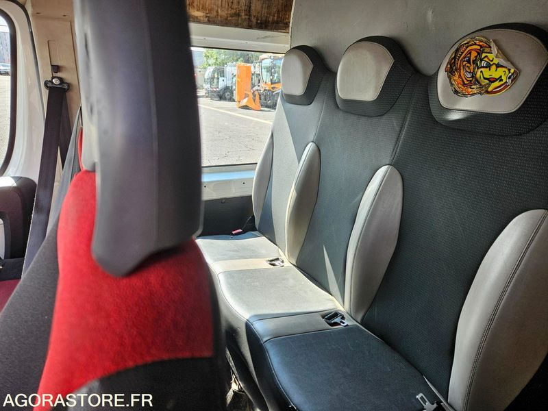 FIAT DUCATO DIESEL - CH-678-JJ - VIN ZAF25000002233515 - Fourgon utilitaire: photos 5 FIAT DUCATO DIESEL - CH-678-JJ - VIN ZAF25000002233515 - Fourgon utilitaire: photos 5