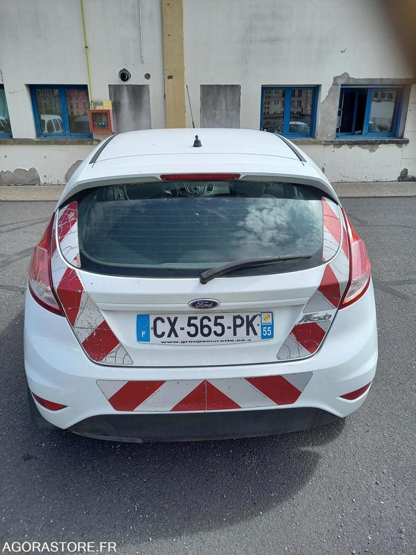FORD FIESTA TDCI 70 FAP TREND -5 PORTES - Voiture: photos 1 FORD FIESTA TDCI 70 FAP TREND -5 PORTES - Voiture: photos 1