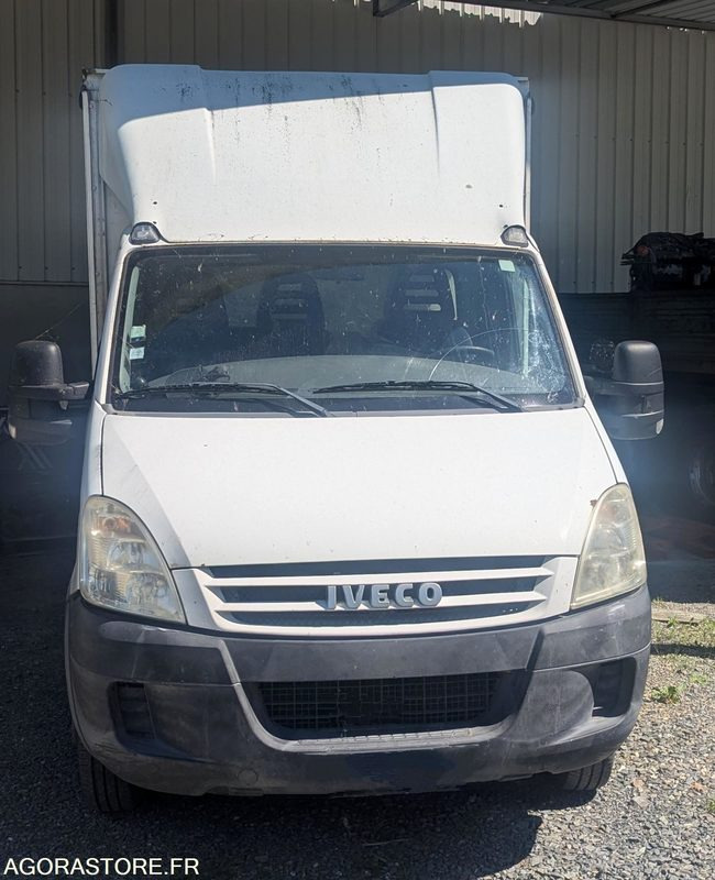 FOURGON IVECO 35C18 - 2008 - 182 000 KM - Fourgon utilitaire: photos 1 FOURGON IVECO 35C18 - 2008 - 182 000 KM - Fourgon utilitaire: photos 1
