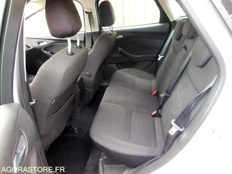 Voiture break Ford Focus SW police municipale de 2018 moteur cassé: photos 7
